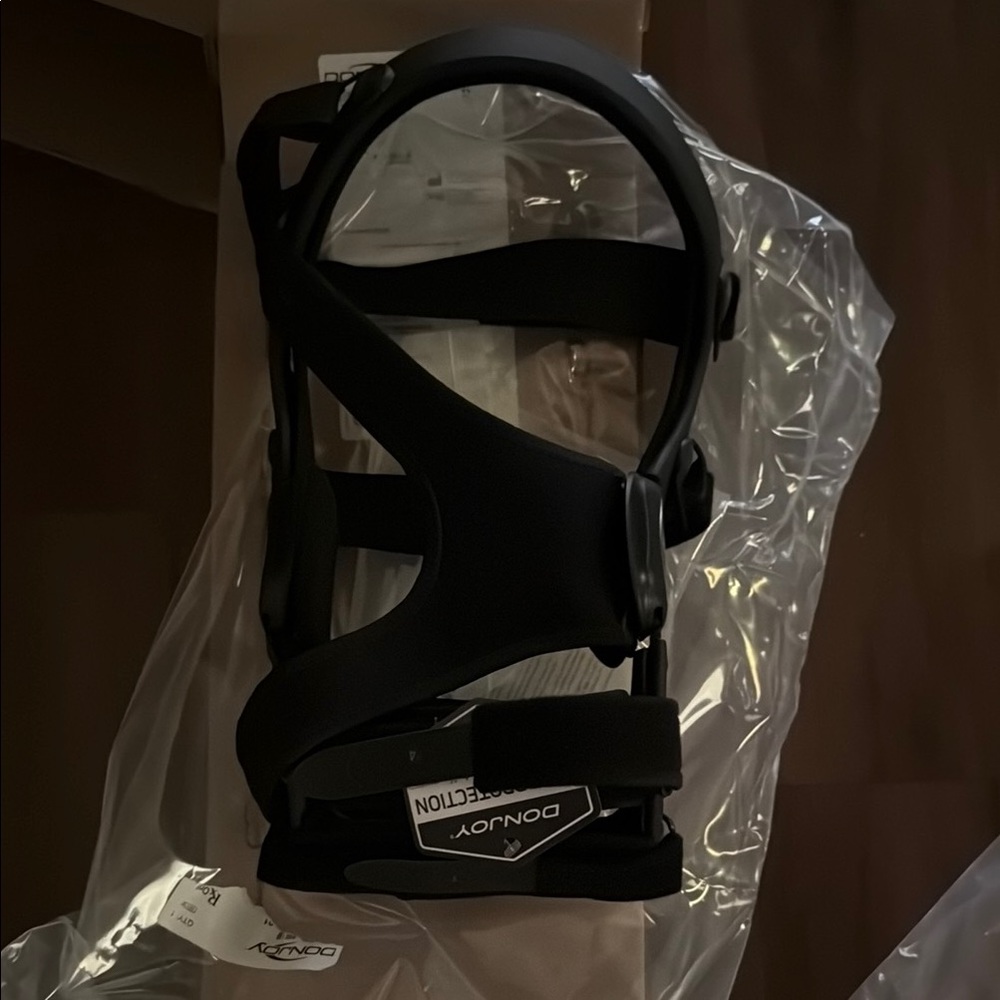 DonJoy Defiance Custom Knee Brace